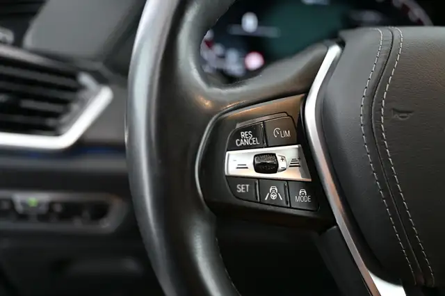 BMW X5 view 25