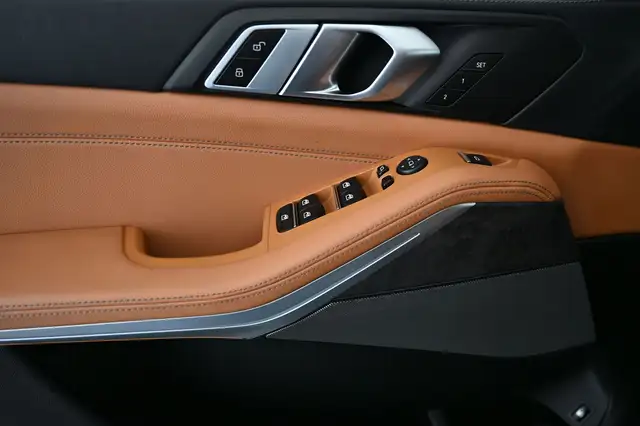 BMW X5 view 28