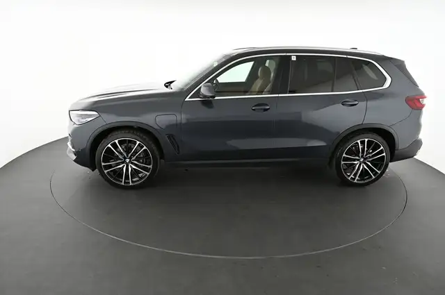 BMW X5 view 5