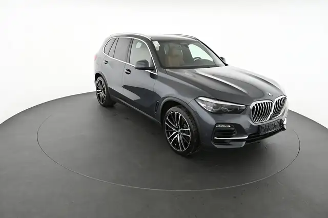 BMW X5 view 10