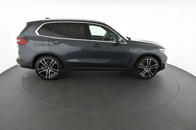 BMW X5 view 6