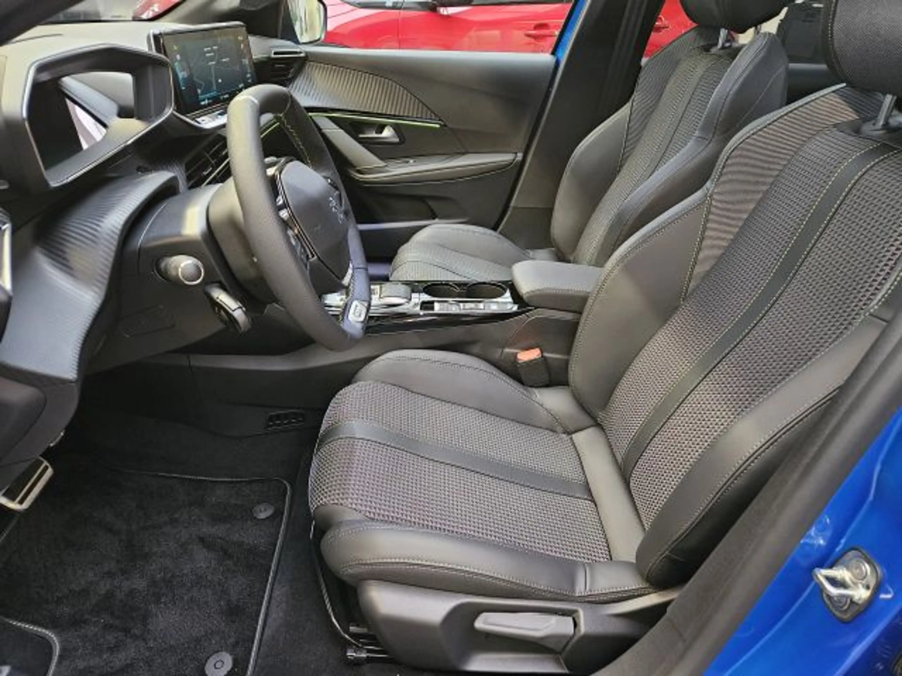 Peugeot 208 Elektromotor 136 GT+ — photo 9