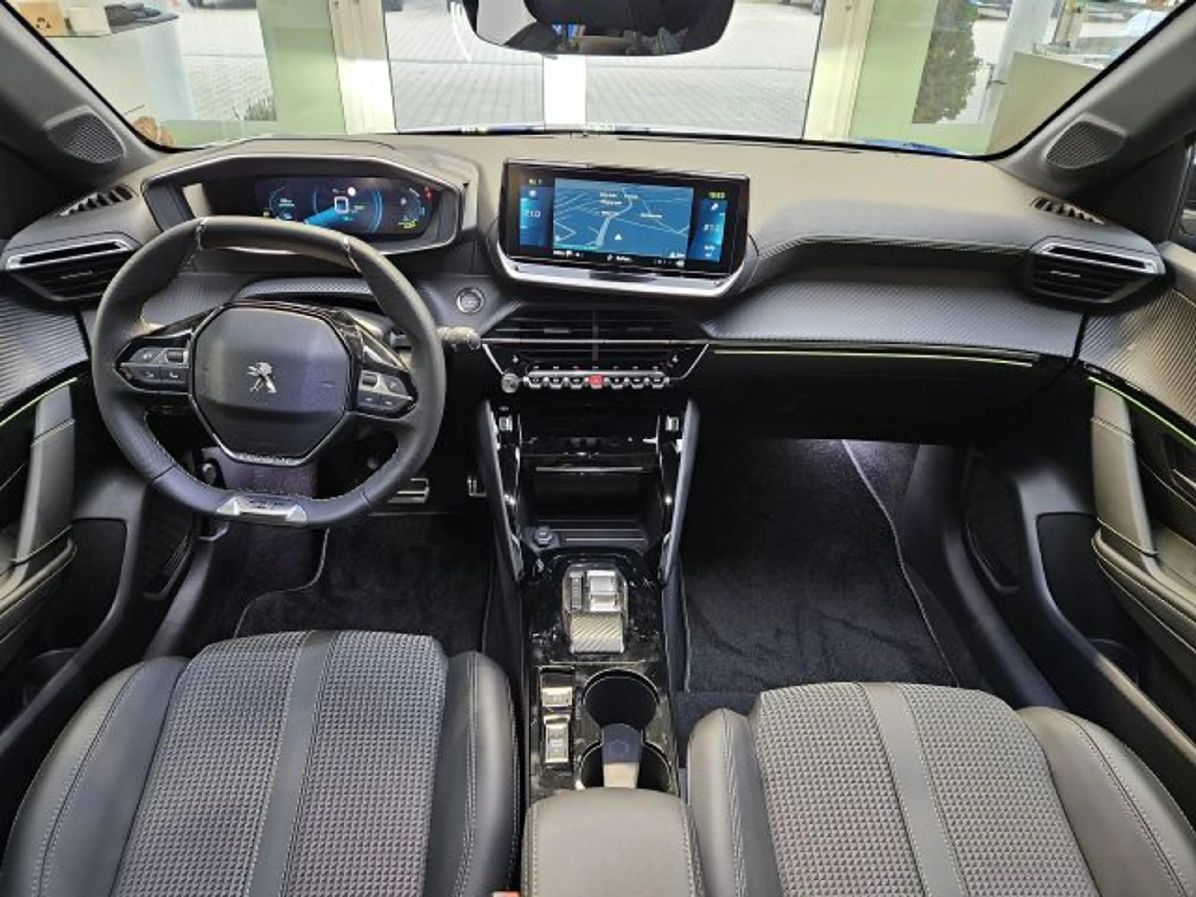 Peugeot 208 Elektromotor 136 GT+ — photo 3