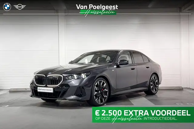 BMW i5 Sedan eDrive40 | M-Sport Pro | Travel Pack | Innov