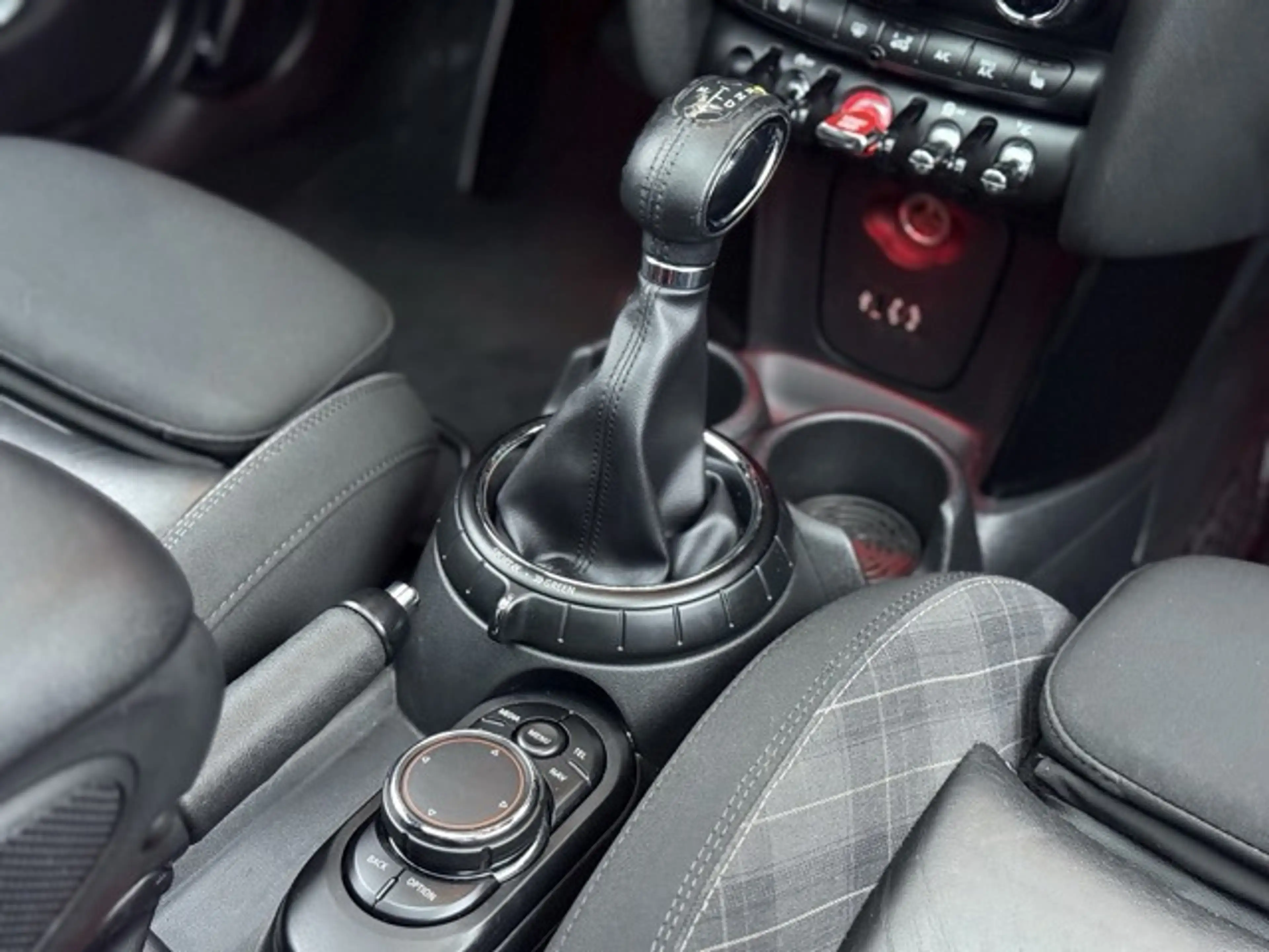 MINI Cooper S 5-Deurs 2.0 / DSG / PANO / HUD / LEDER / VOL ! — photo 12