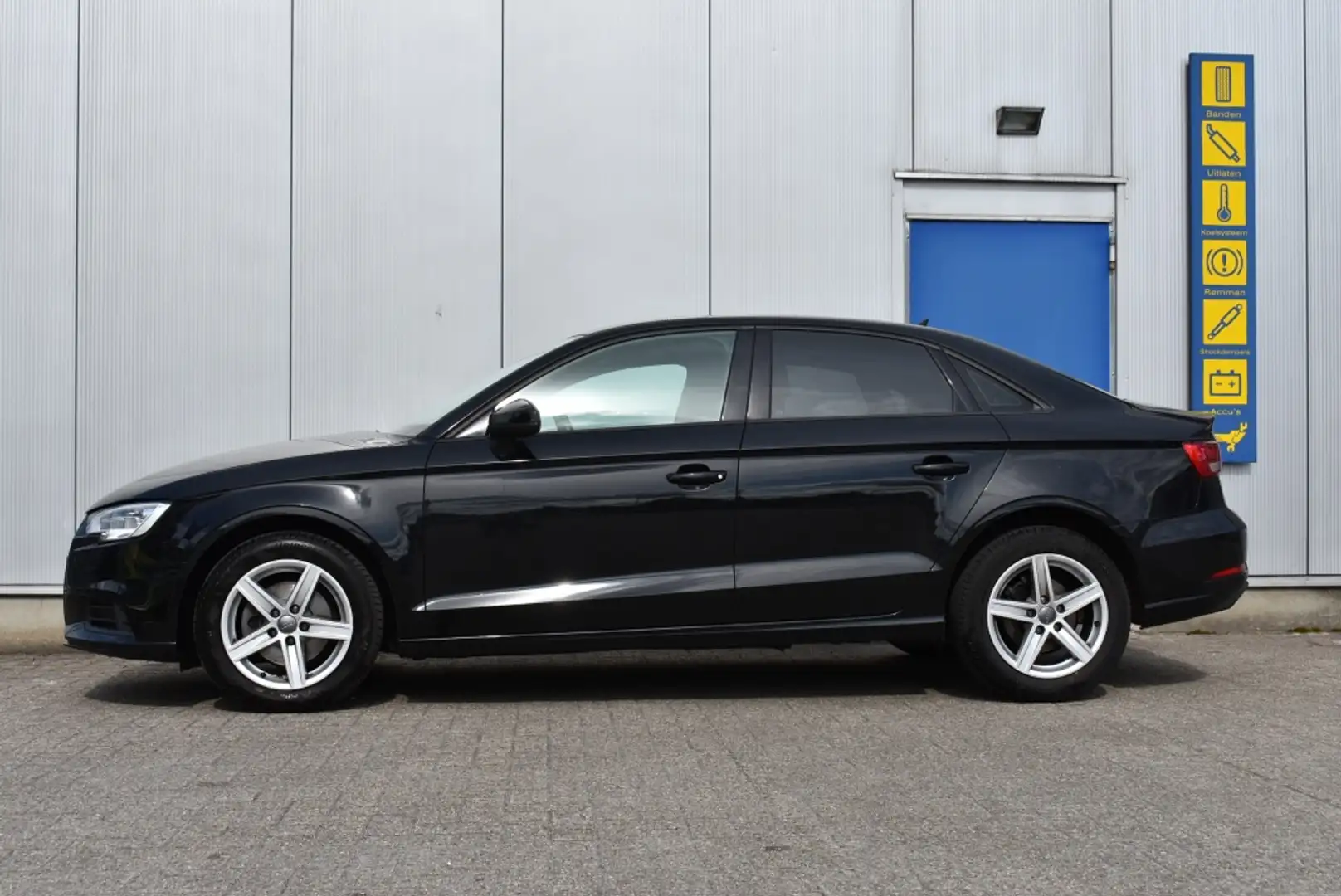 Audi A3 Limousine 30 TFSI Pro Line NAVI, Cruise Nero - 2
