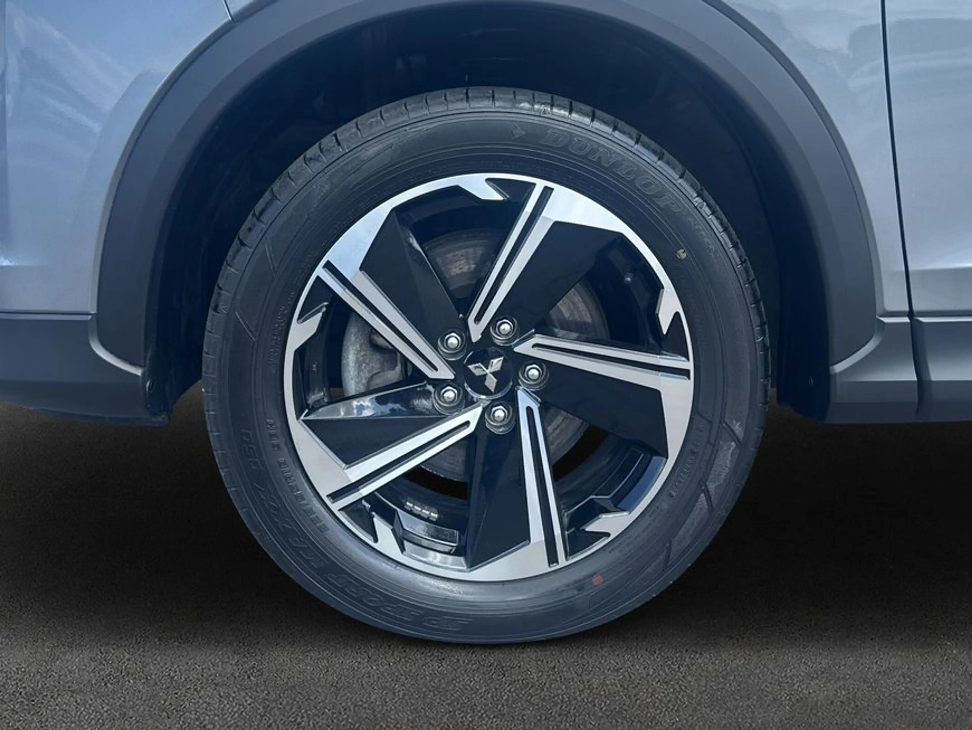 Mitsubishi Eclipse Cross Plug-In Hybrid 4WD Plus — photo 8