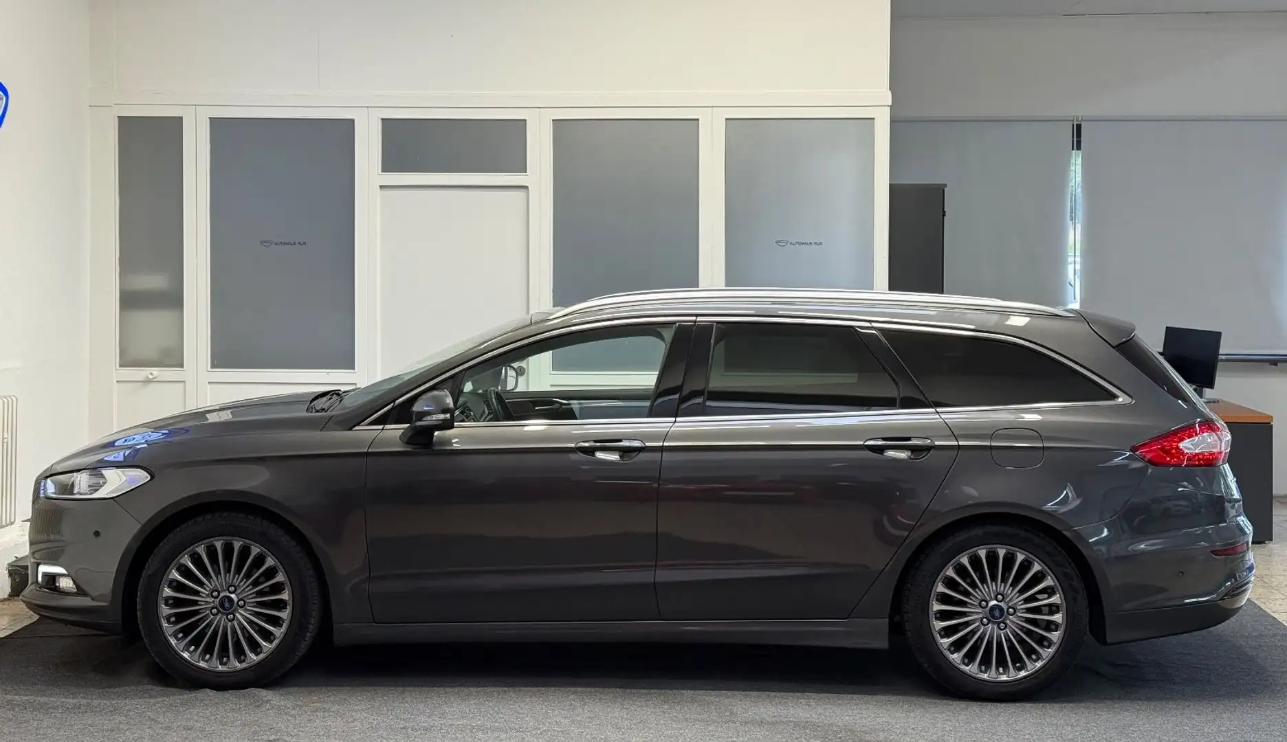 Ford Mondeo Turnier Titanium/PDC/NAVI/ZAHNRIEMEN NEU Grau - 2