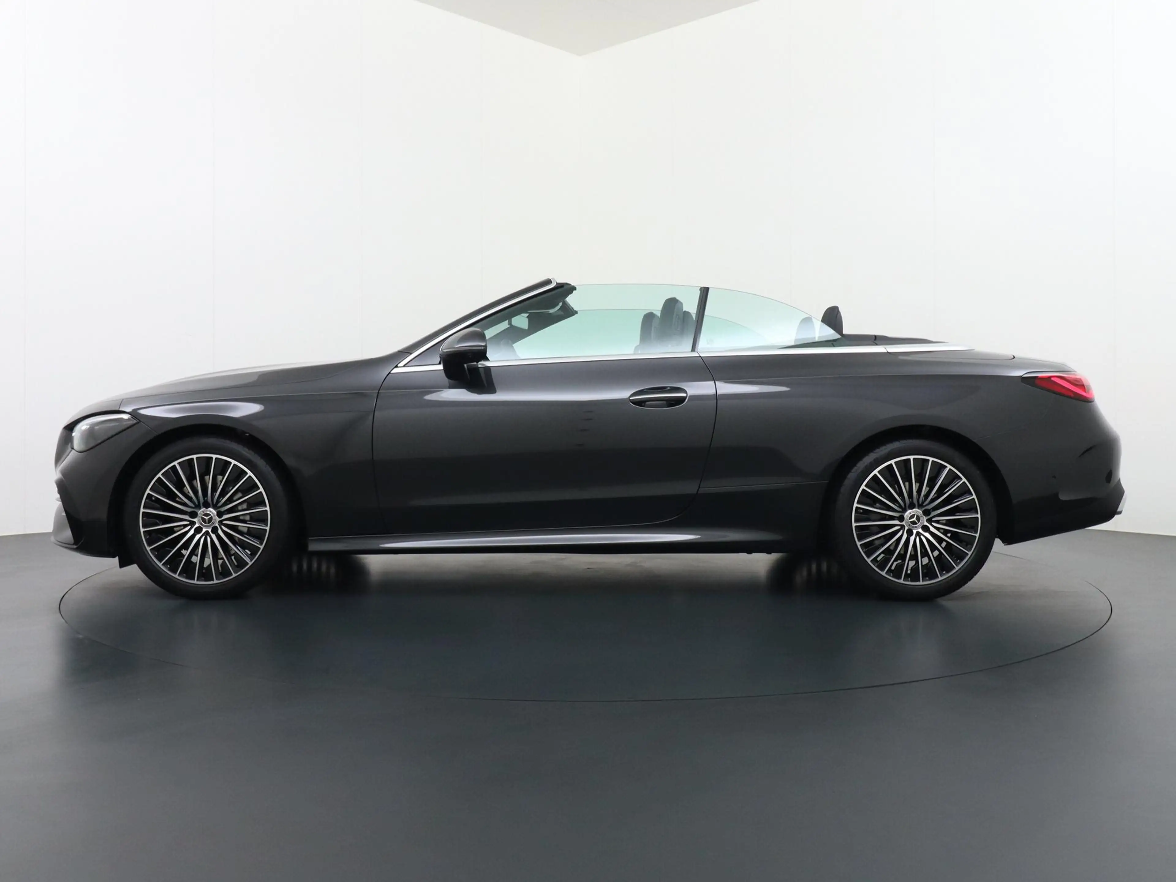 Mercedes-Benz CLE 180 Cabriolet AMG Line | Airscarf | Memorystoelen | Di — photo 3