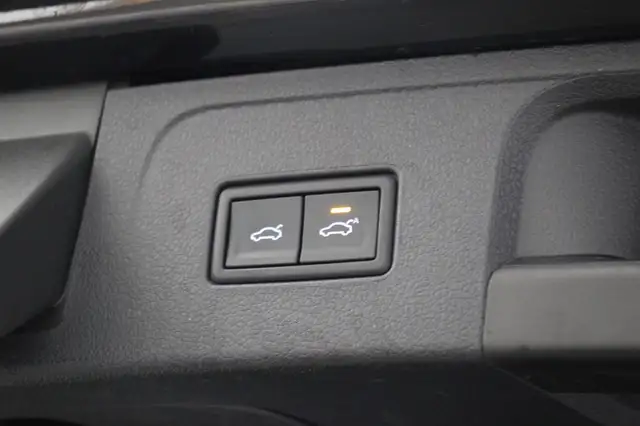 Volkswagen Passat view 14