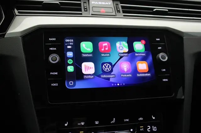 Volkswagen Passat view 6