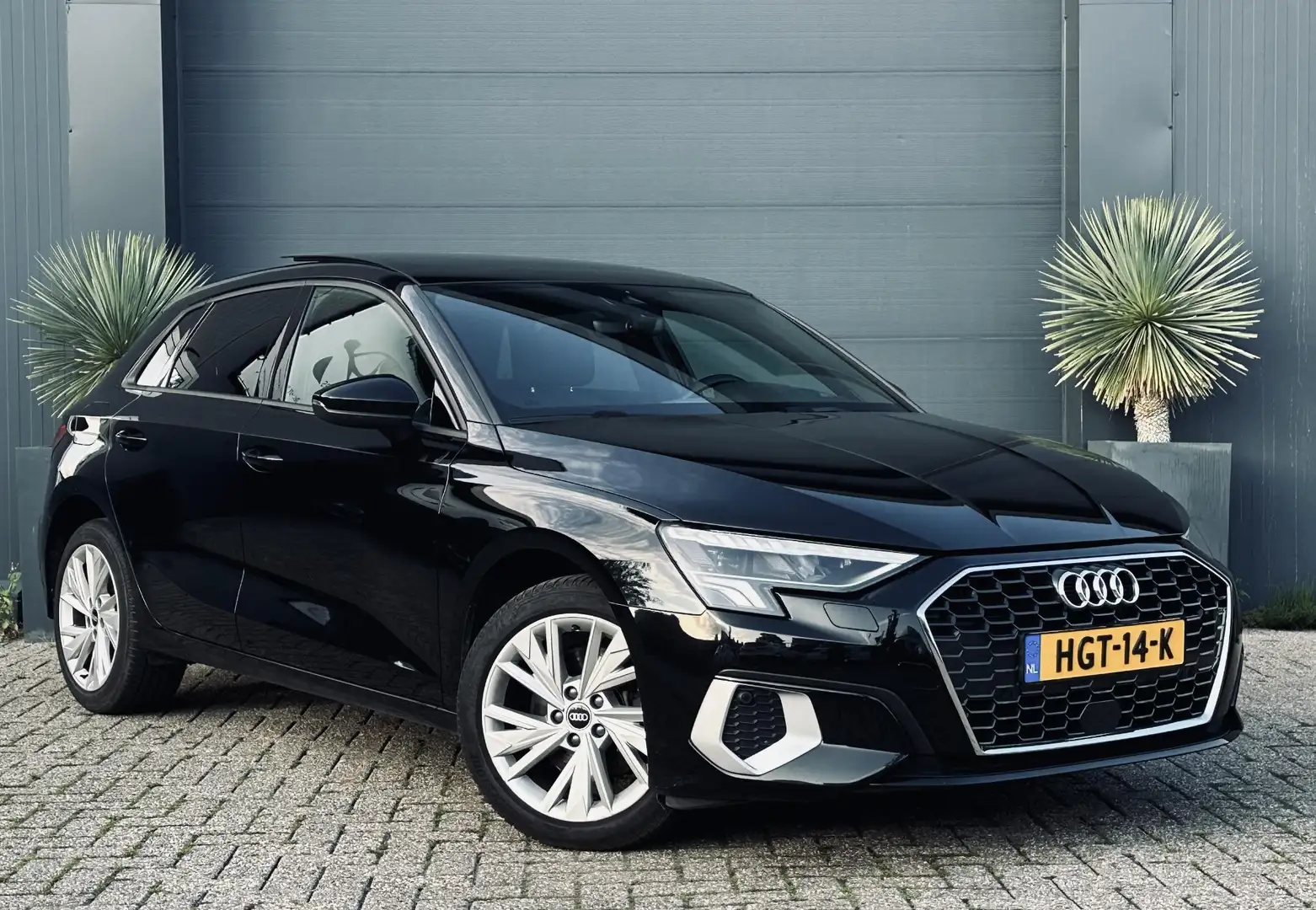 Audi A3 Sportback 40 TFSI e Pano/Matrix/Auto/Virtual Cockp Zwart - 1