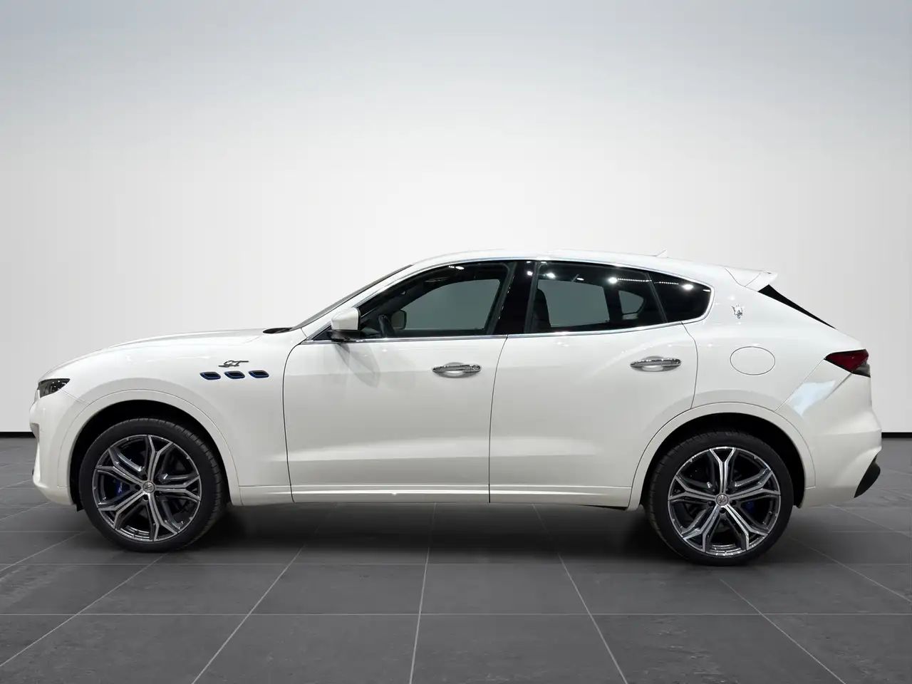 Maserati Levante 2023 — фото 8