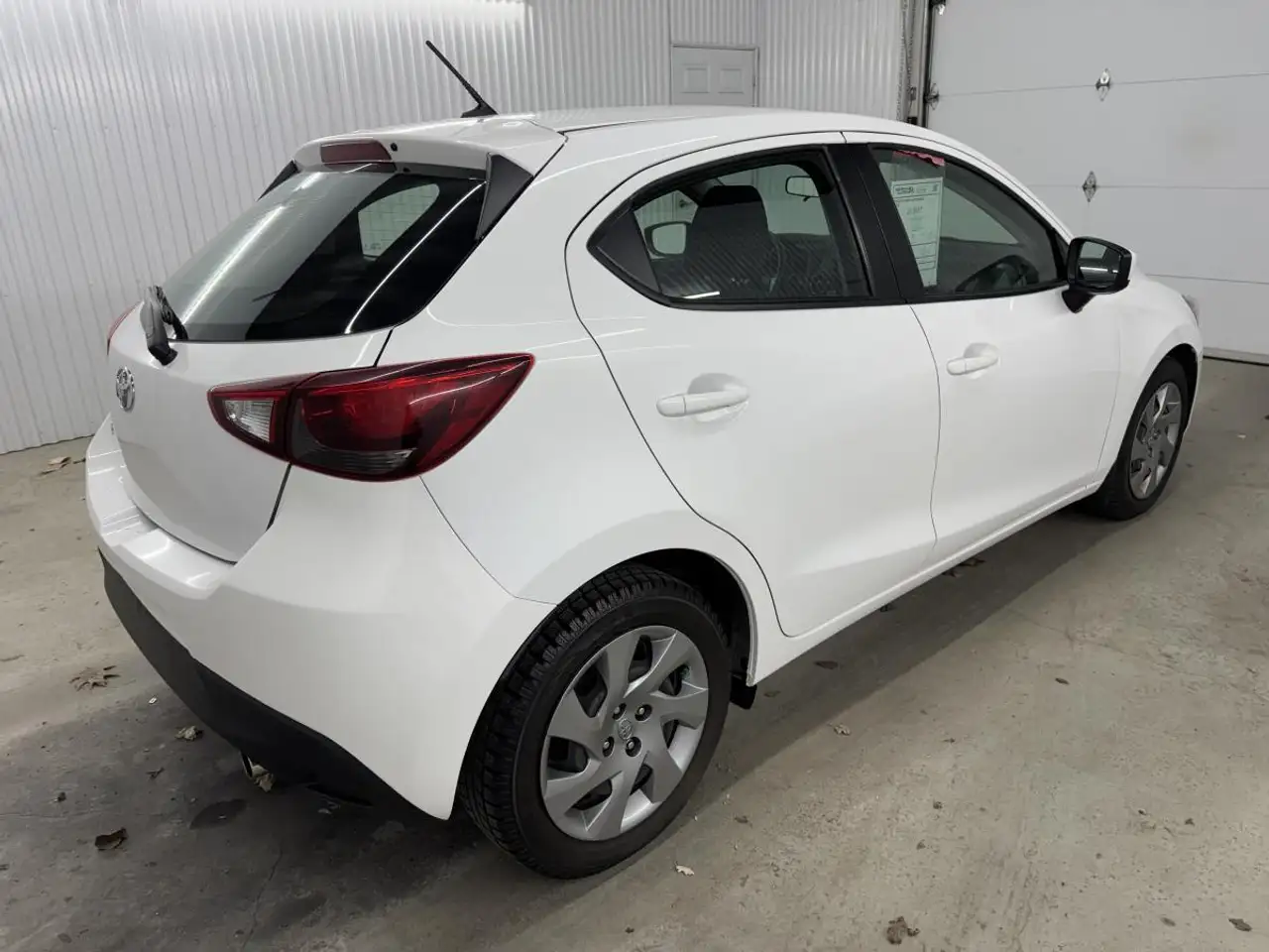 Toyota Yaris снимка Toyota Yaris