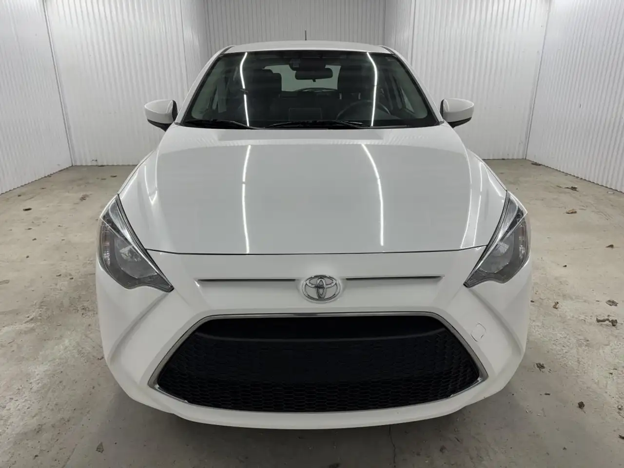 Toyota Yaris снимка Toyota Yaris