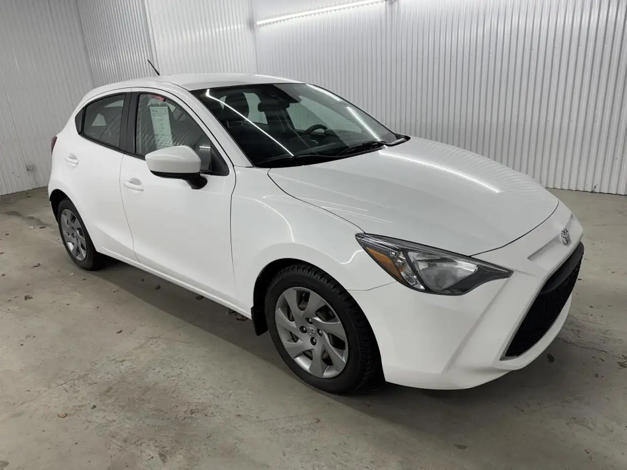 Toyota Yaris снимка Toyota Yaris