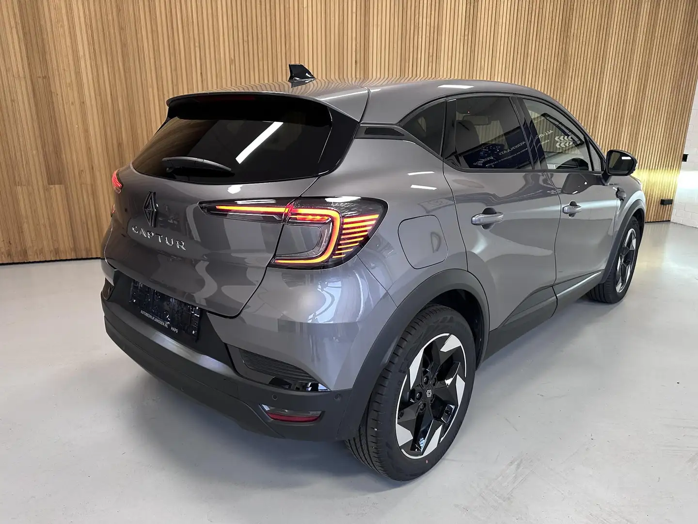 Renault Captur 1.3 TCe 158pk Techno Gris - 2