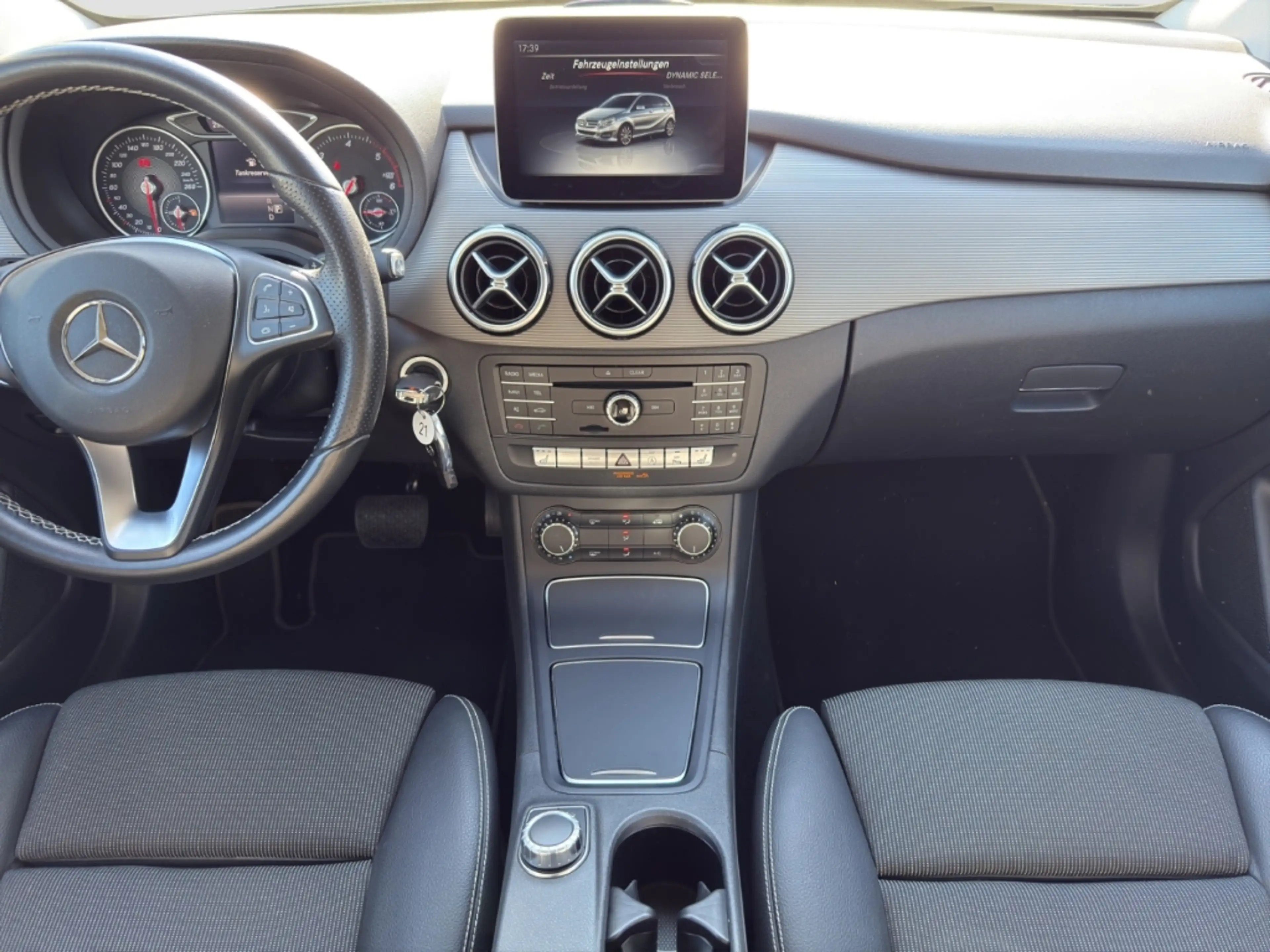 Mercedes-Benz B 200 d 7G Urban LED Navi *Garantie* — photo 15