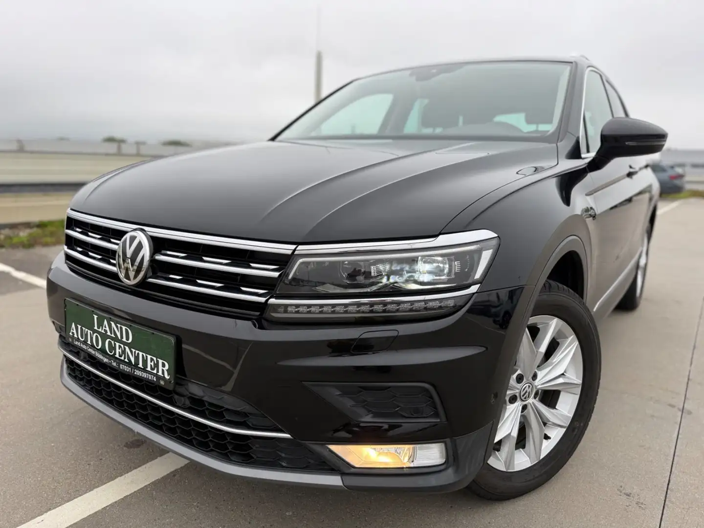Volkswagen Tiguan 2.0 TDI DSG*HIGH*4M*ACC*AHK*LED*NAVI* Gris - 1