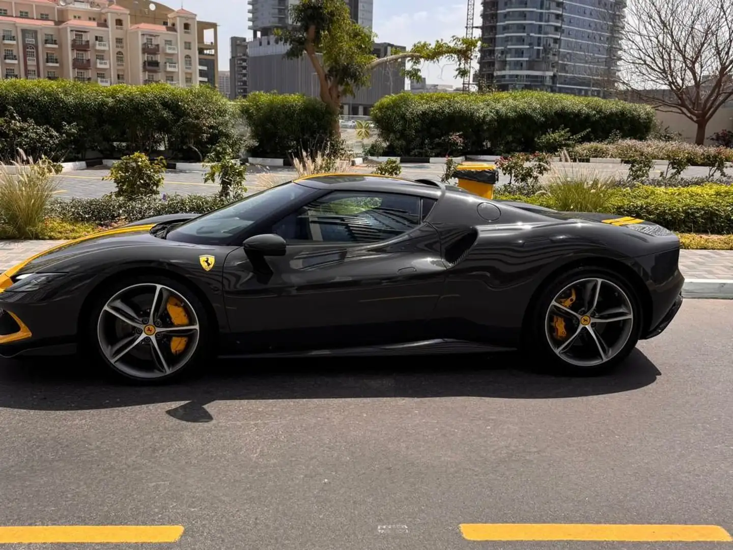 Ferrari 296 GTB 3.0 Gris - 1