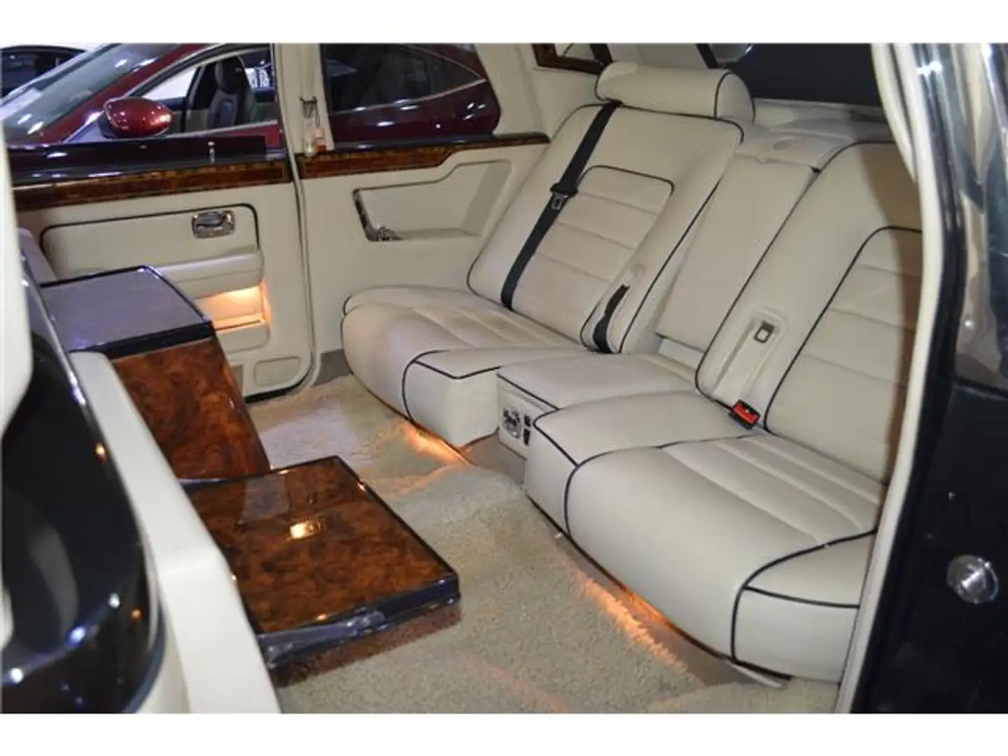 Rolls-Royce Silver Spirit II Schwarz - 2