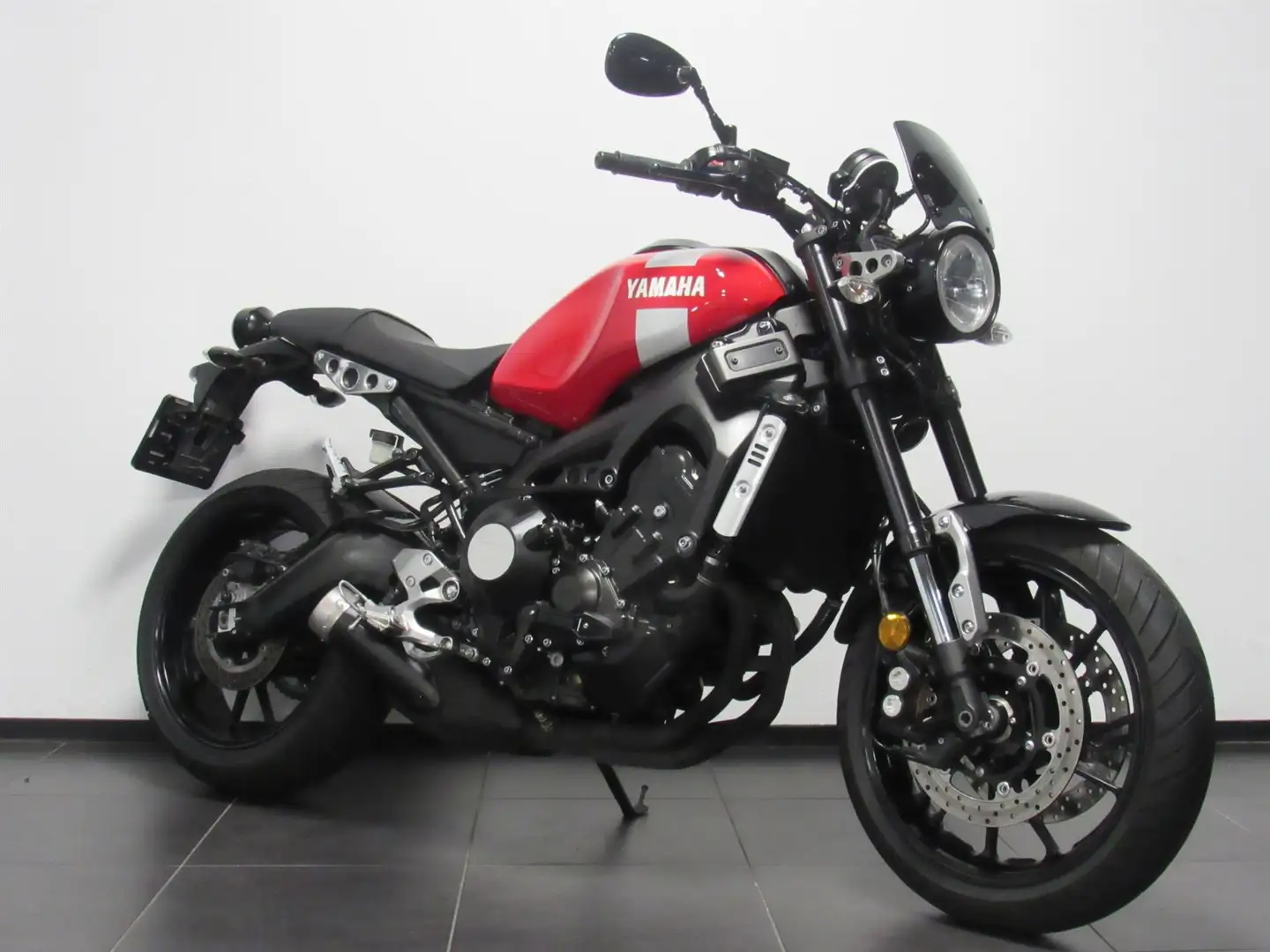Yamaha XSR 900 ABS Roşu - 2