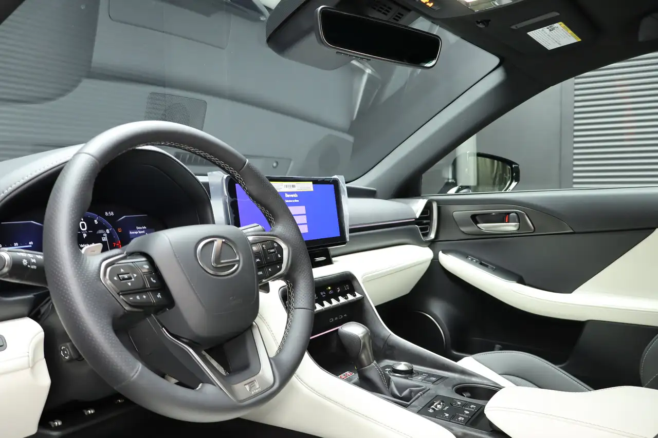 Lexus IS снимка Lexus IS