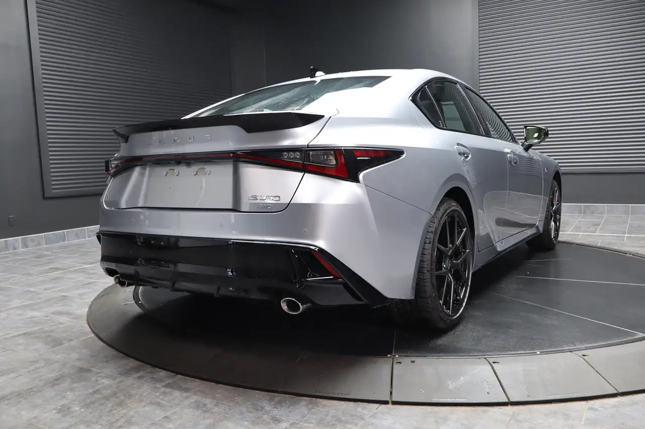 Lexus IS снимка Lexus IS