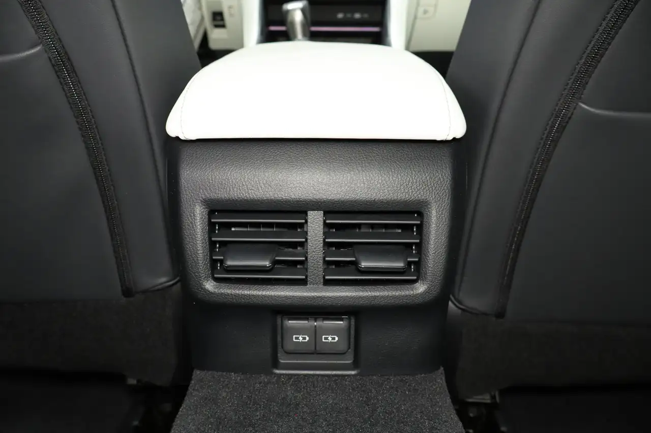 Lexus IS снимка Lexus IS