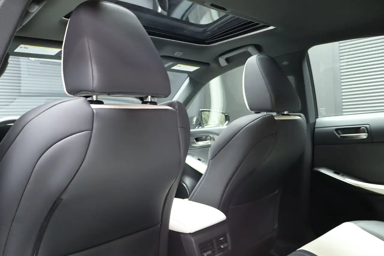 Lexus IS снимка Lexus IS