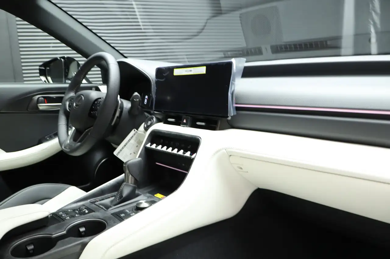 Lexus IS снимка Lexus IS