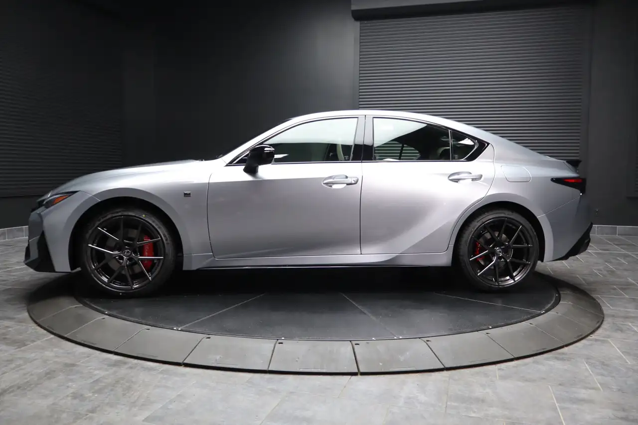 Lexus IS снимка Lexus IS