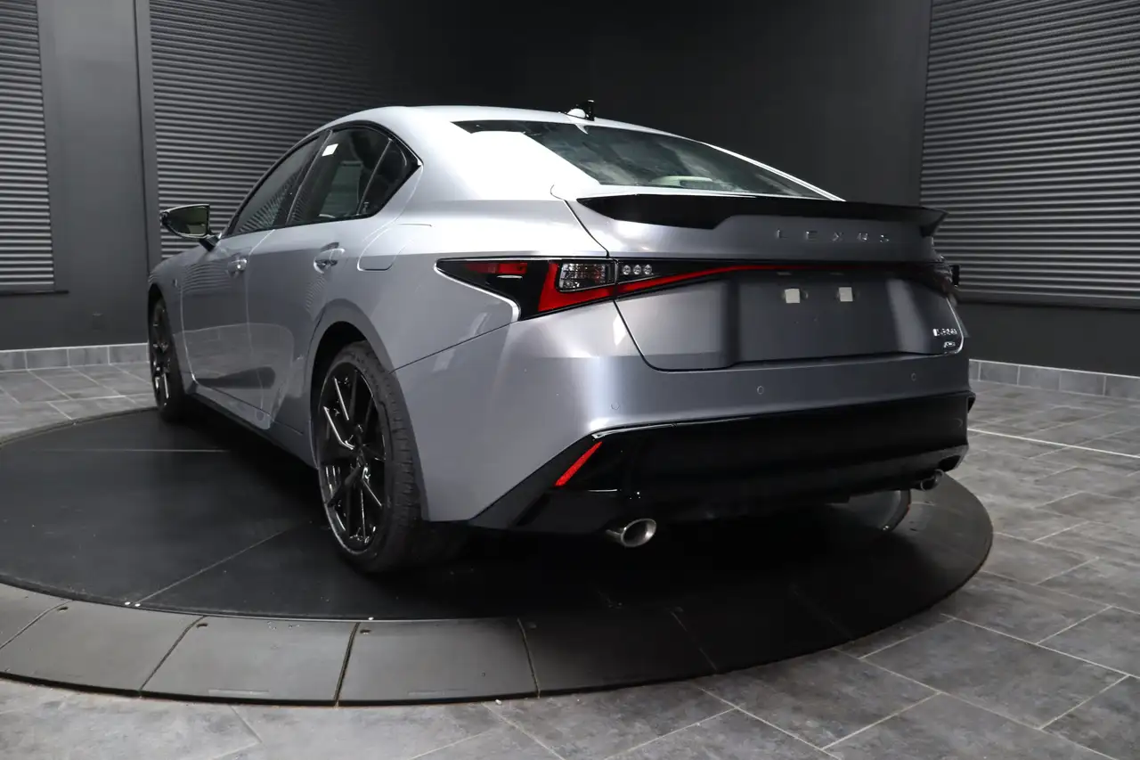 Lexus IS снимка Lexus IS
