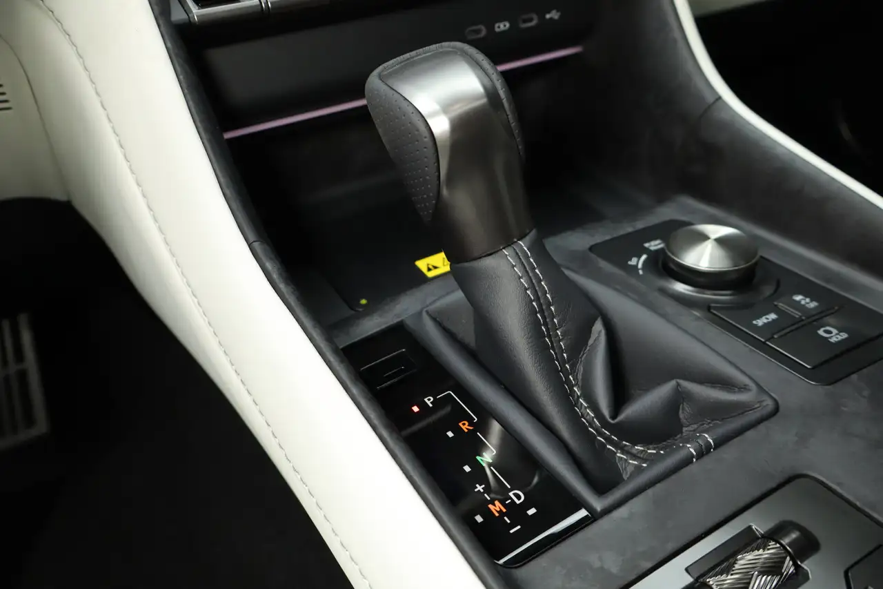 Lexus IS снимка Lexus IS