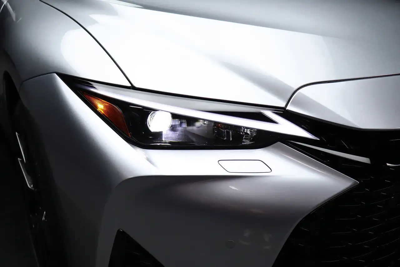 Lexus IS снимка Lexus IS