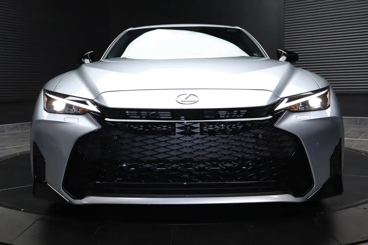 Lexus IS снимка Lexus IS