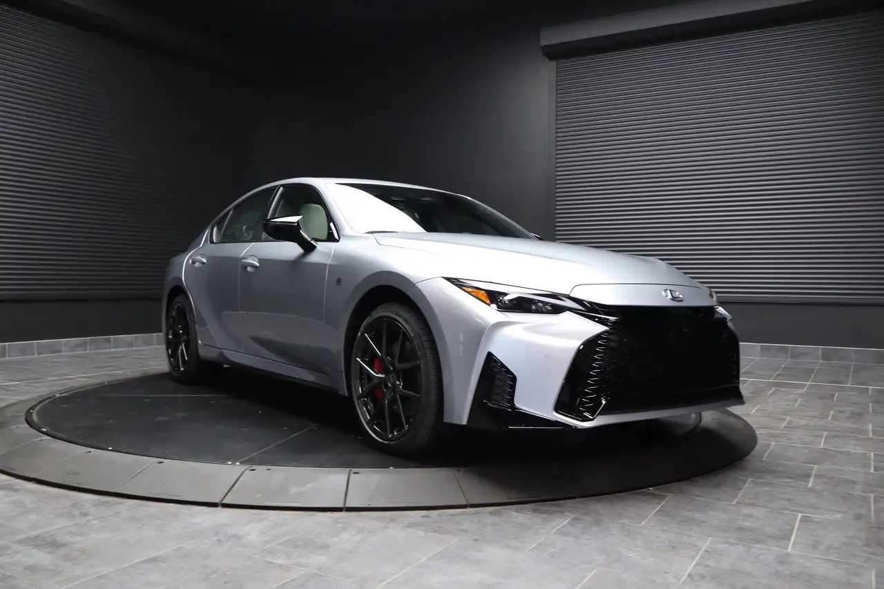 Lexus IS снимка Lexus IS