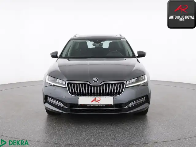 Skoda Superb view 8