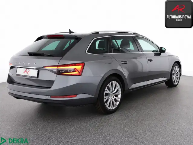 Skoda Superb view 5