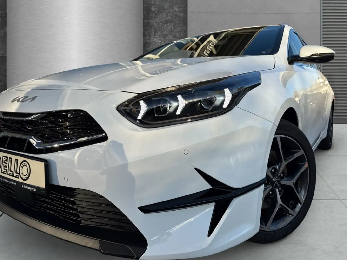 Kia Ceed SW / cee'd SW Ultimate 1.5 T-GDI Navi LED SHZ Apple CarPlay Andr Blanc - 2