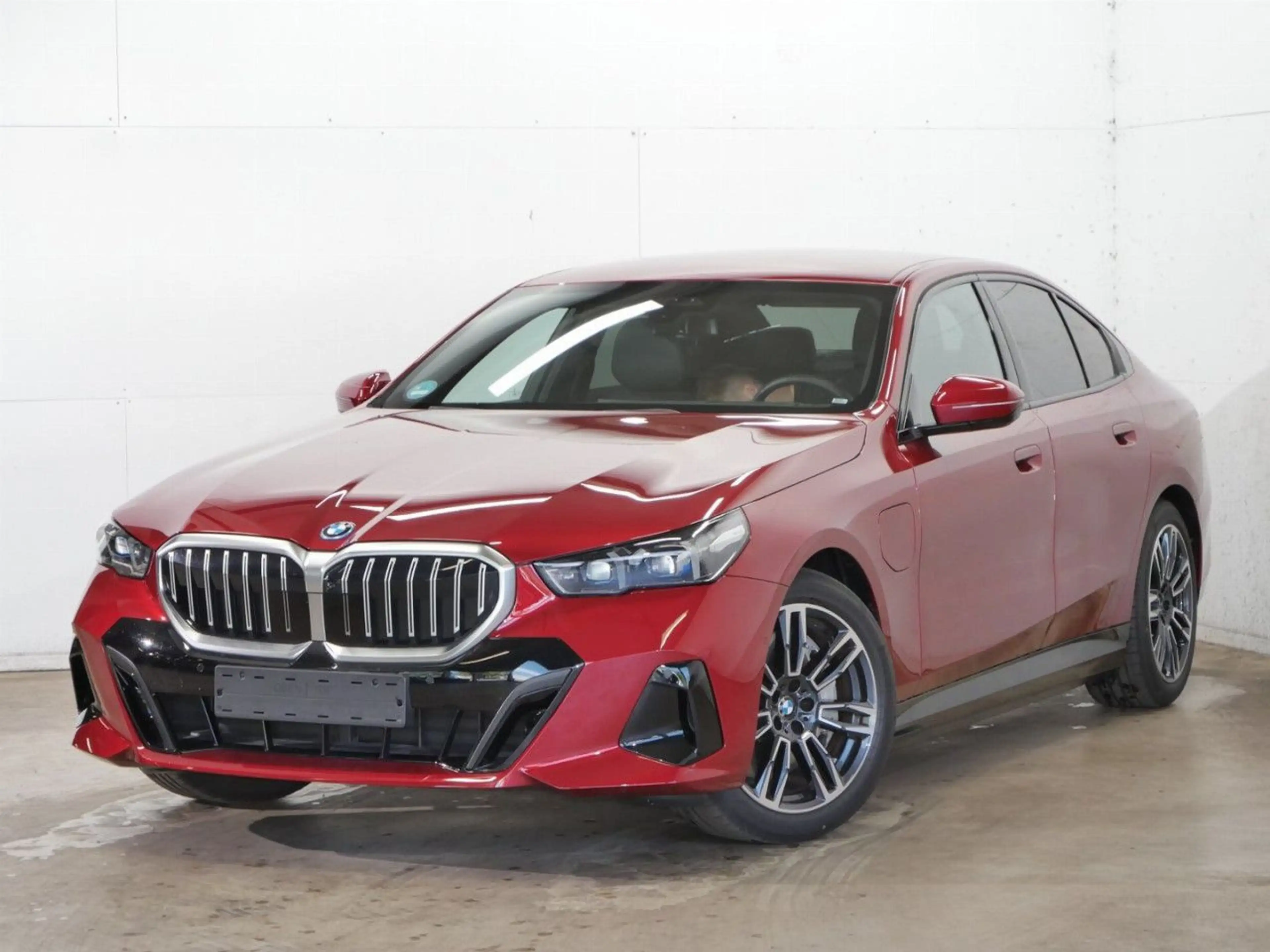 BMW 550 e xDr.M Sport IntAktiv.Sitzbel.AutobahnAs.B&W — photo 2