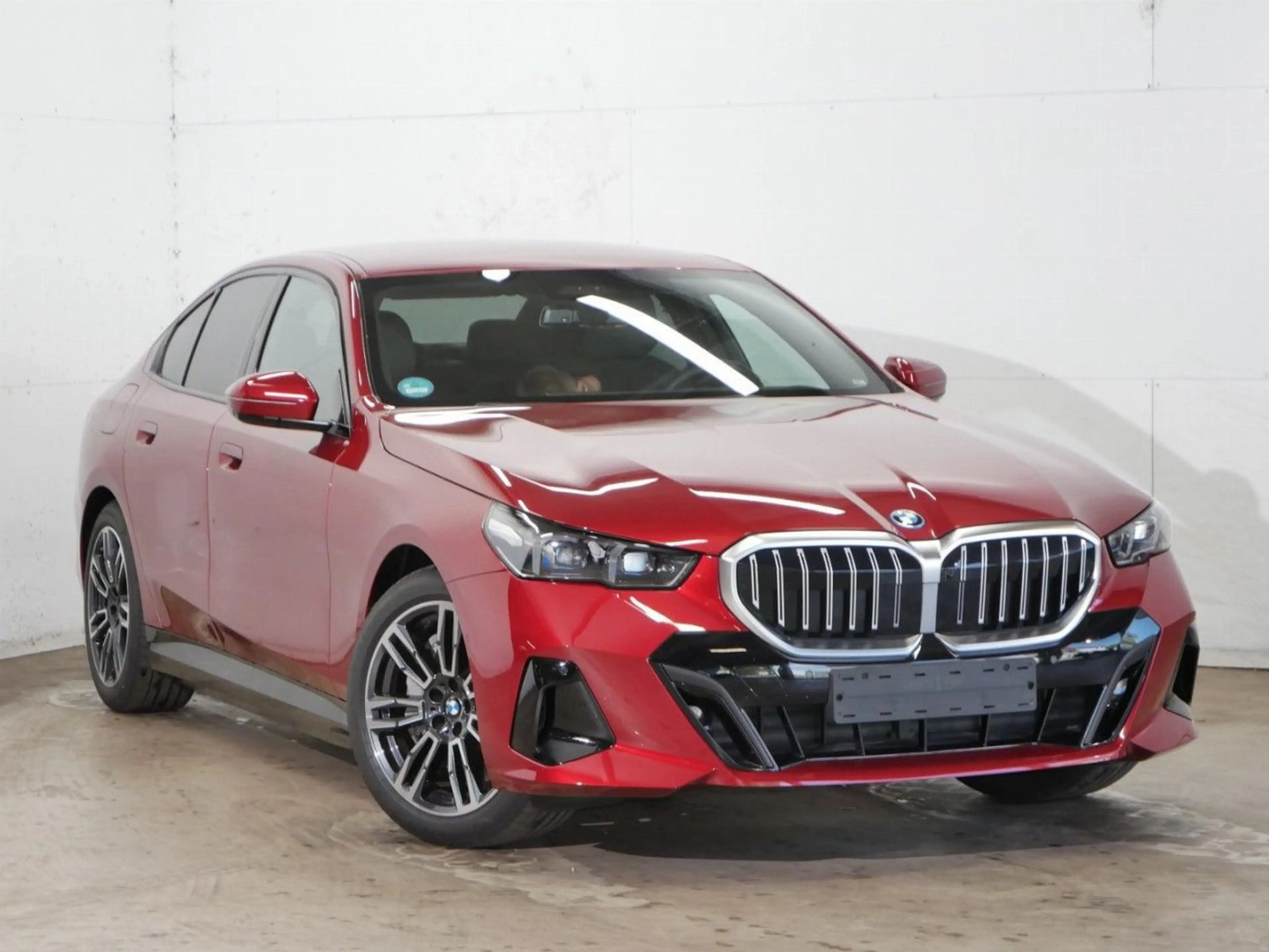 BMW 550 e xDr.M Sport IntAktiv.Sitzbel.AutobahnAs.B&W — photo 3