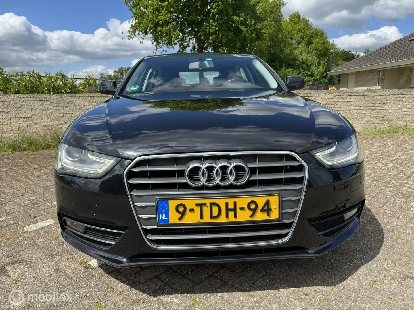 Audi A4 Limousine 1.8 TFSI Edition | Cruise | Sensoren | N Schwarz - 2