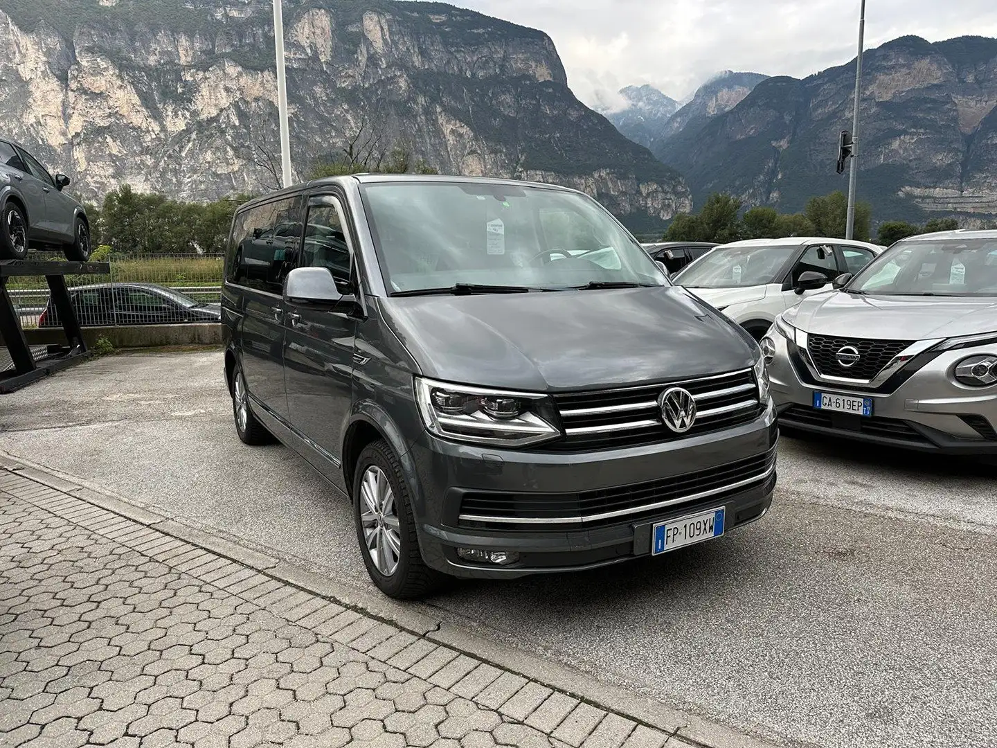 Volkswagen T2 2.0 TDI 150cv Bulli 70 1130935 Grigio - 1