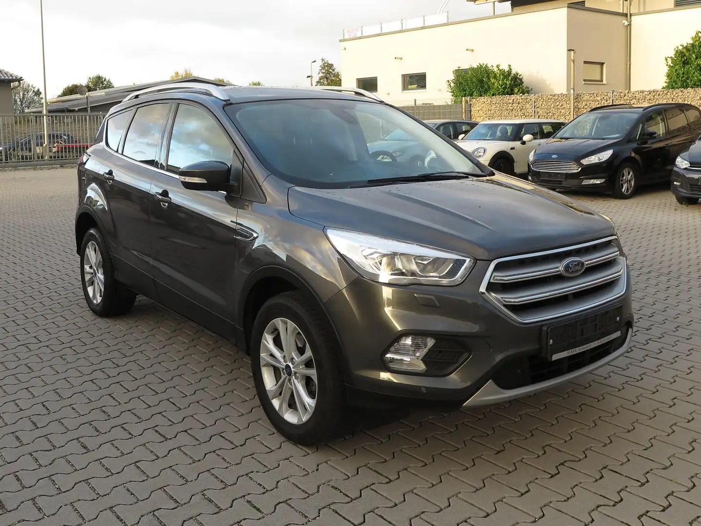 Ford Kuga Titanium Grau - 2