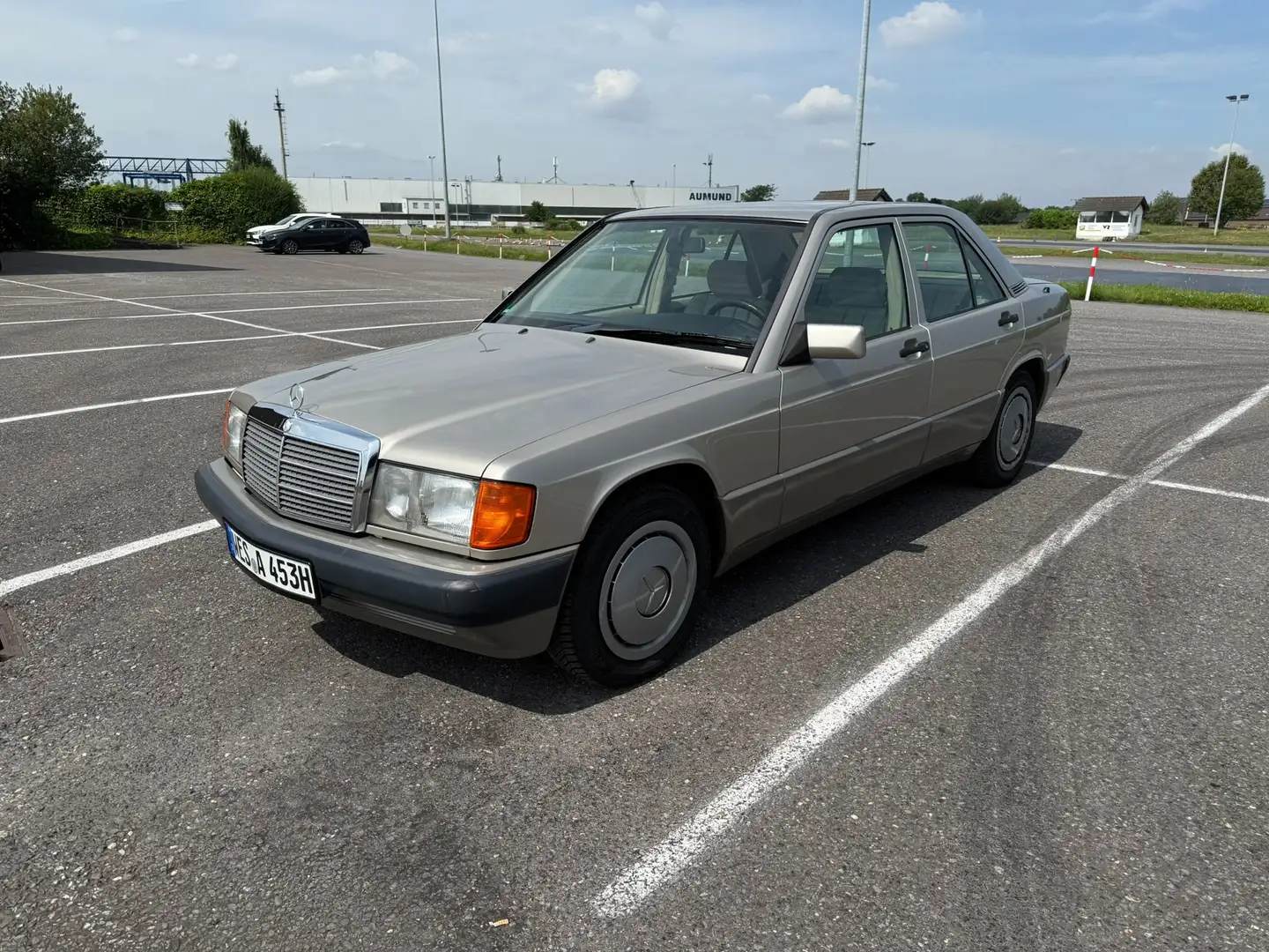 Mercedes-Benz 190 190 E 2.0 Beige - 1