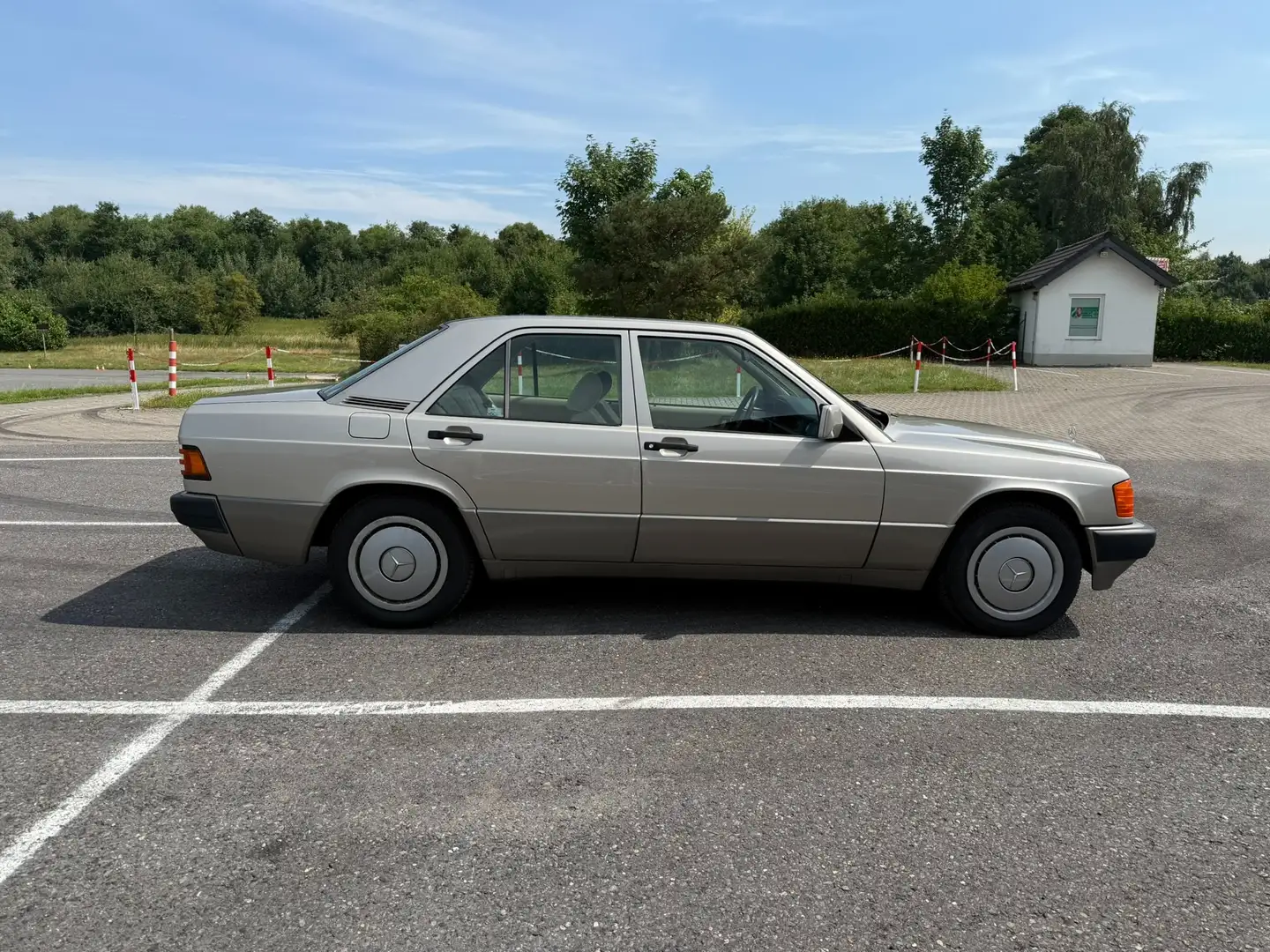 Mercedes-Benz 190 190 E 2.0 Beige - 2