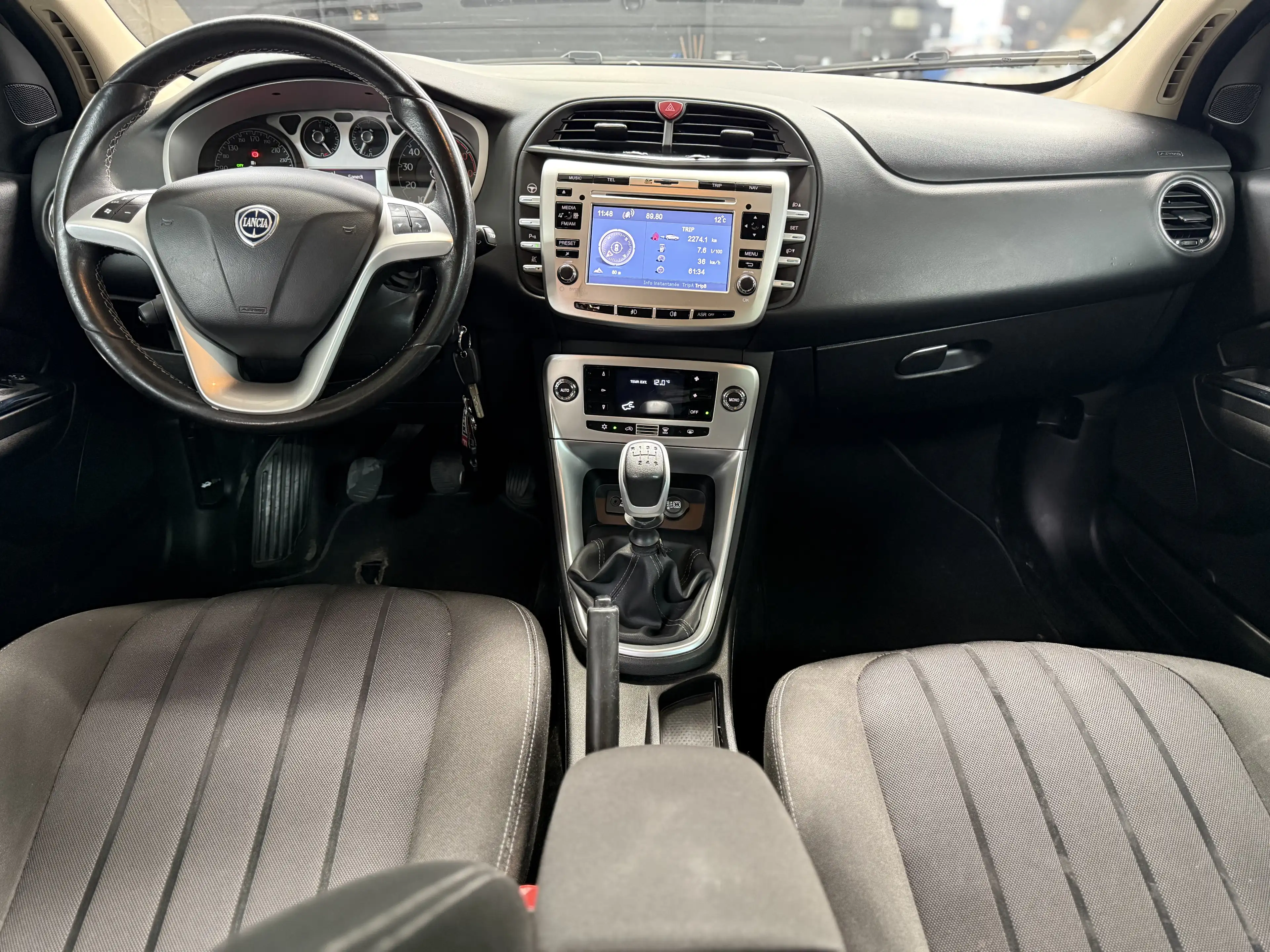 Lancia Delta 1.4 i TurboJet * GPS * CLIM AUTO * RADAR AV/AR * — photo 10