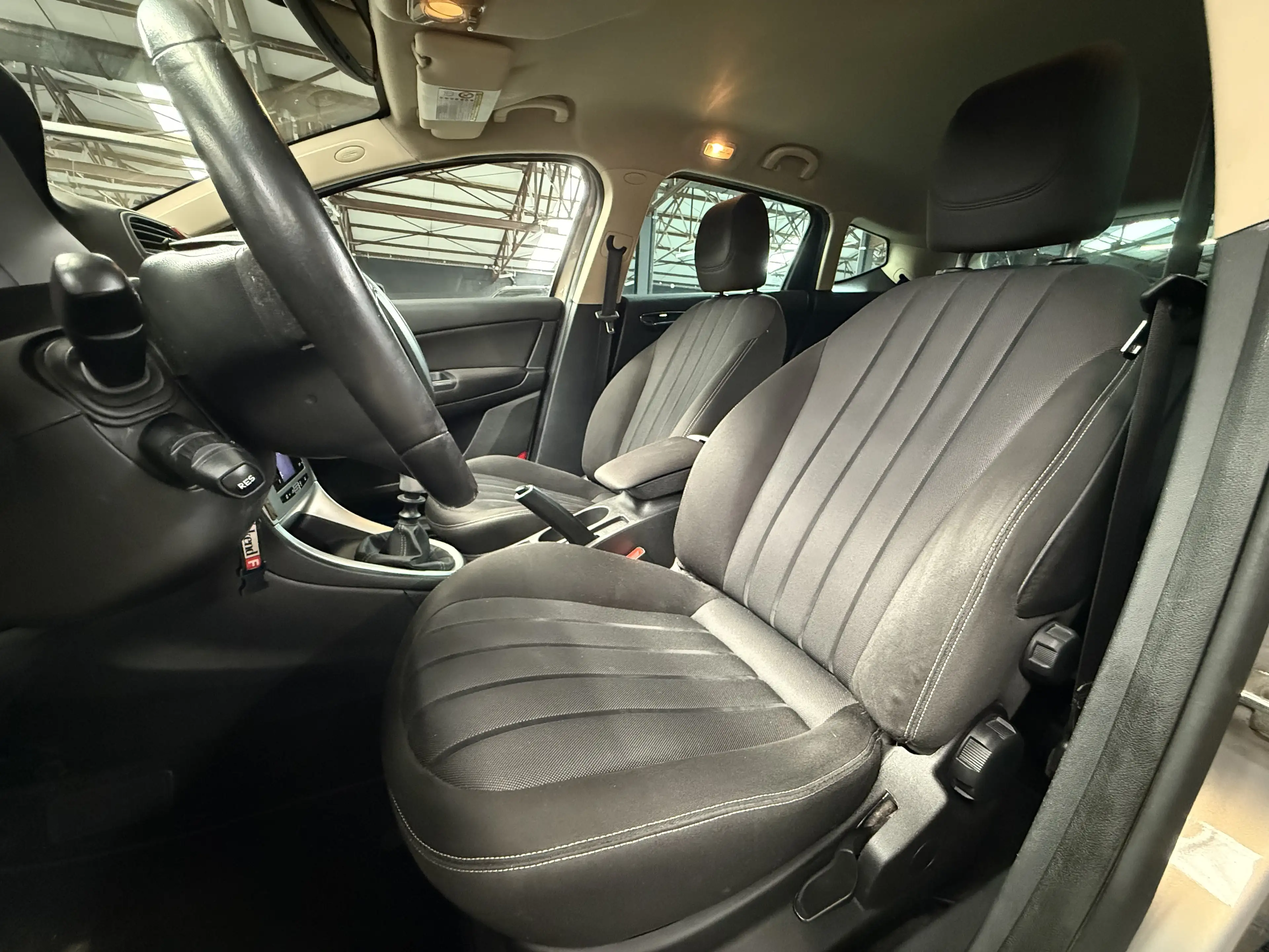 Lancia Delta 1.4 i TurboJet * GPS * CLIM AUTO * RADAR AV/AR * — photo 8