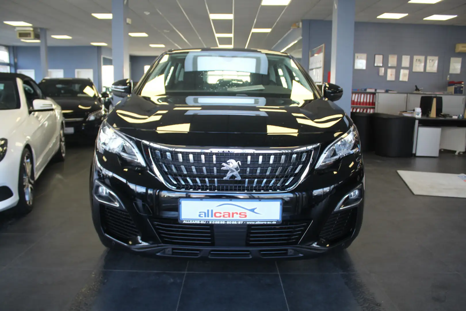 Peugeot 3008 PureTech 130 Stop&Start Crossway Schwarz - 1